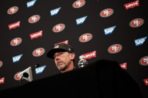 Kurtenbach: Chọn Gus Bradley là một quyết định 'lười biếng' của 49ers 5 Kurtenbach: Chọn Gus Bradley là một quyết định ‘lười biếng’ của 49ers