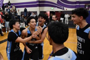 Cú ném quyết định của Rashod Cotton Jr. giúp Dougherty Valley đánh bại Amador Valley 2 Cú ném quyết định của Rashod Cotton Jr. giúp Dougherty Valley đánh bại Amador Valley