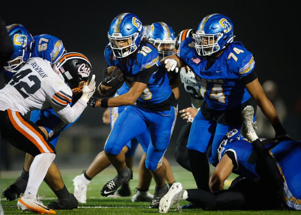 Malakai Taufoou của Serra được vinh danh là Cầu thủ xuất sắc nhất Bán đảo 1 BNG L CCSDIFB1 9