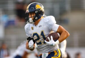 Những vận động viên chạy cự ly trung học xuất sắc nhất khu vực vịnh