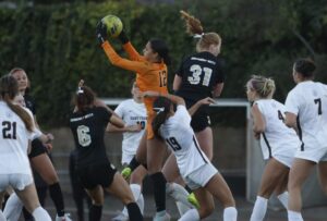 Điểm tin thể thao: Các trận chung kết bóng đá cấp tiểu bang là mục tiêu xa vời