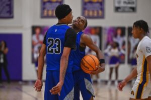 Cuối cùng: Oakland High chấm dứt chuỗi 7 trận thua đầy tiếc nuối trước Oakland Tech 16 Cuối cùng: Oakland High chấm dứt chuỗi 7 trận thua đầy tiếc nuối trước Oakland Tech