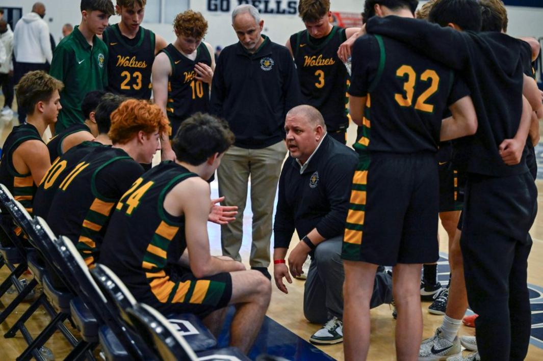 Tin tức bóng rổ: San Ramon Valley gây sốc đánh bại Granada xếp hạng 13 sau hiệp phụ, giữ vững sự hỗn loạn của EBAL 1 BNG L PREPHOOPS 010379