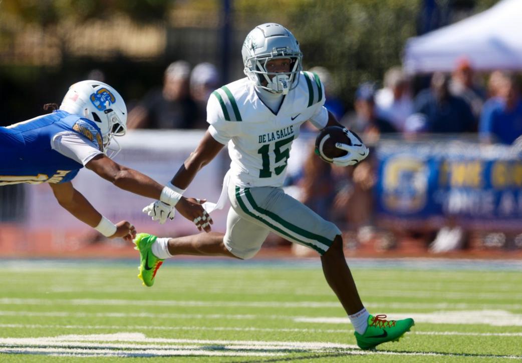 Những Vận Động Viên Bóng Bầu Dục Trung Học Được Vinh Danh 1 BNG L SERRAFB 0906 8