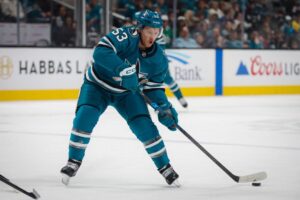 Thời gian của Jeff Skinner với San Jose Sharks sắp hết?