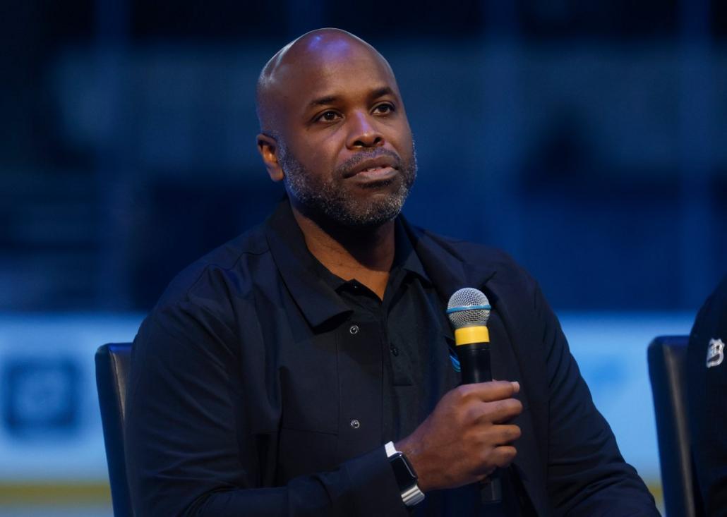 Liệu Sharks có thể trao đổi Kiefer Sherwood trước hạn chót? 1 BNG L SHARKS 0130 1 85f367