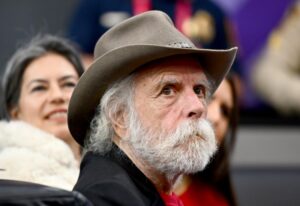 Bobby Weir, đồng sáng lập Grateful Dead, qua đời ở tuổi 78