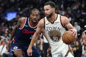 Phân tích nhanh: Steve Kerr bị đuổi, Steph Curry phạm lỗi trong trận thua của Warriors