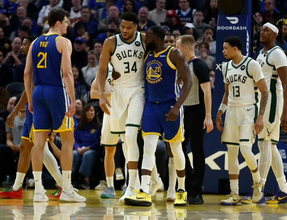 Draymond Green và Steph Curry &#8216;vượt mặt&#8217; Antetokounmpo trong chiến thắng của Warriors