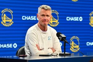 Huấn luyện viên Steve Kerr chỉ trích Chính phủ Hoa Kỳ sau cái chết của Renee Nicole Good