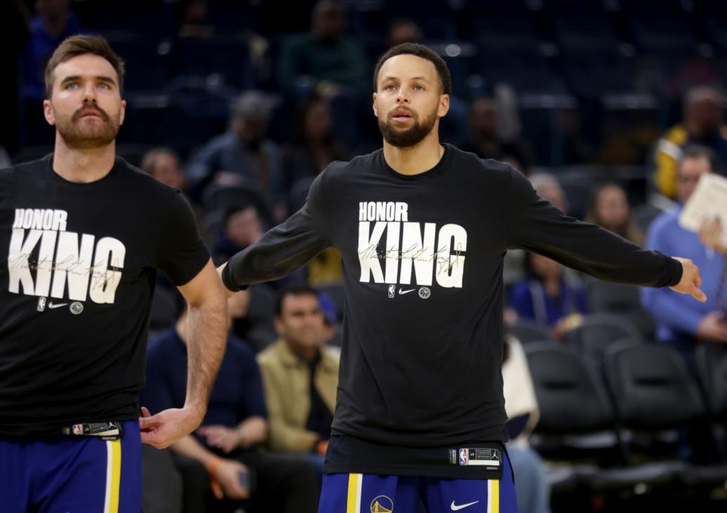 Steph Curry Thêm Giải Thưởng Phim Sundance Vào Bộ Sưu Tập Cúp Vàng 1 BNG L WARRIORS 0120 8 111078