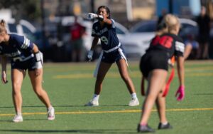 Trận đấu Wedemeyer thêm cờ bóng đá, mở đường cho con gái nối gót cha