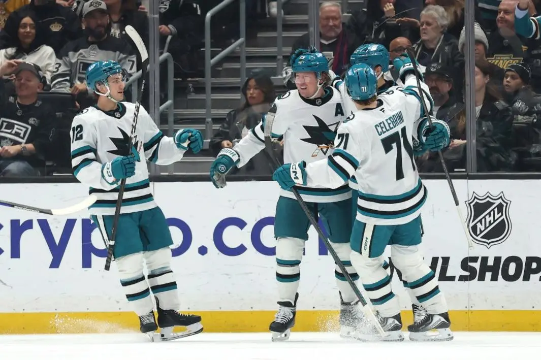 Macklin Celebrini ghi bàn thắng tuyệt vời, kiến tạo giúp Sharks thắng Kings