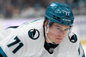 Macklin Celebrini: Ngôi sao của San Jose Sharks xứng đáng tranh giải Hart Trophy