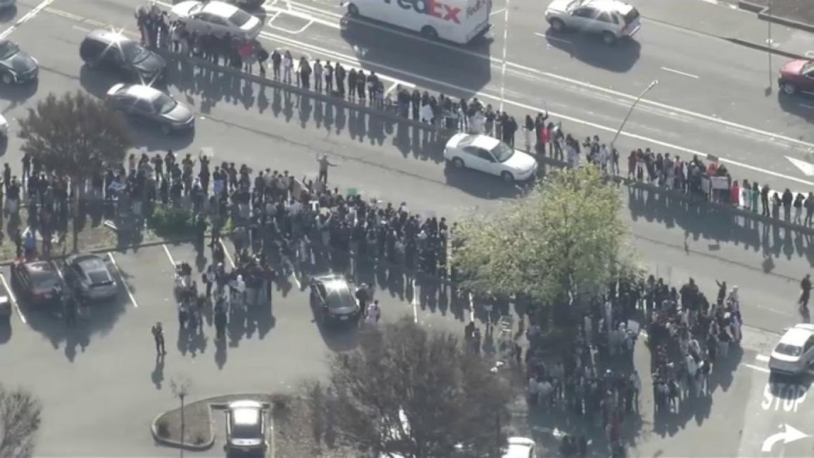 Học sinh Vùng Vịnh xuống đường phản đối Cơ quan Di trú 1 Bay Area Student Walkout