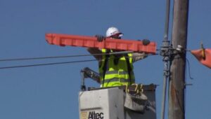 Đội ngũ CenterPoint làm việc xuyên bão mùa đông để khôi phục điện tại Houston