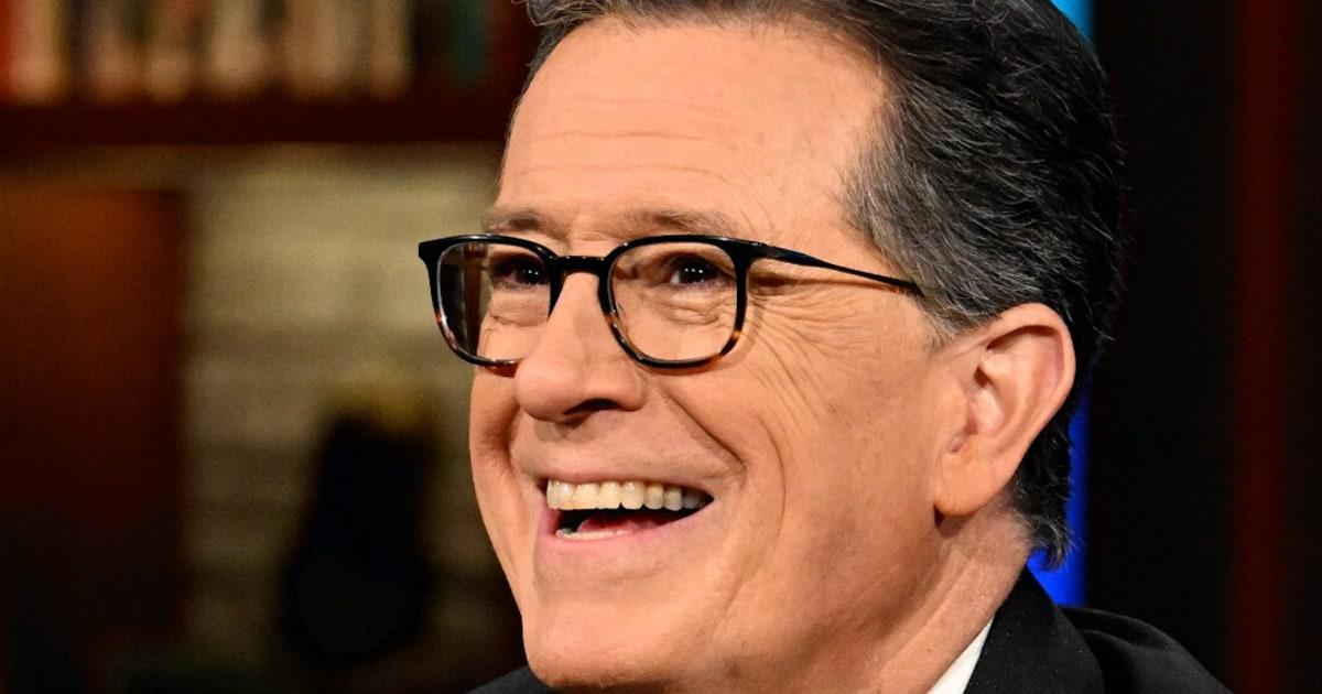 Stephen Colbert thông báo ngày kết thúc chương trình 1 Colbert Thumb Vert u0qrdi