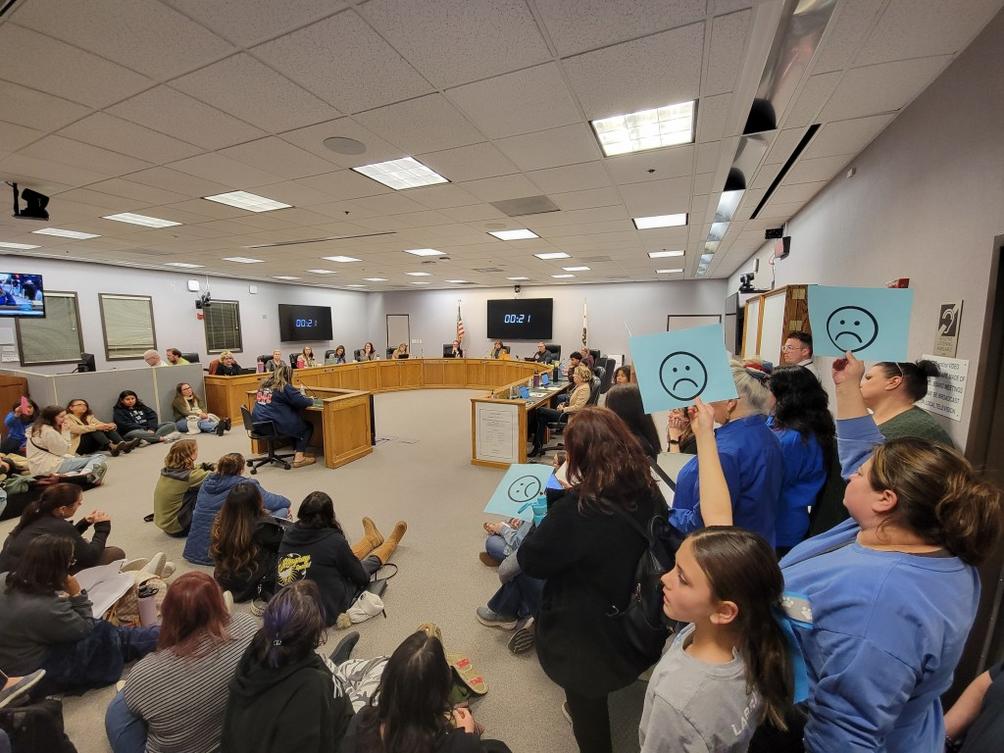 EBT L LIVCUTS 0114 03