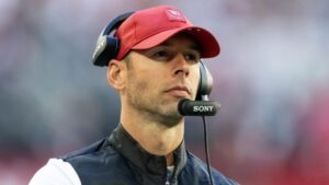 Jonathan Gannon trở lại với vai trò Điều phối viên Phòng ngự cho Packers 6 Jonathan Gannon trở lại với vai trò Điều phối viên Phòng ngự cho Packers