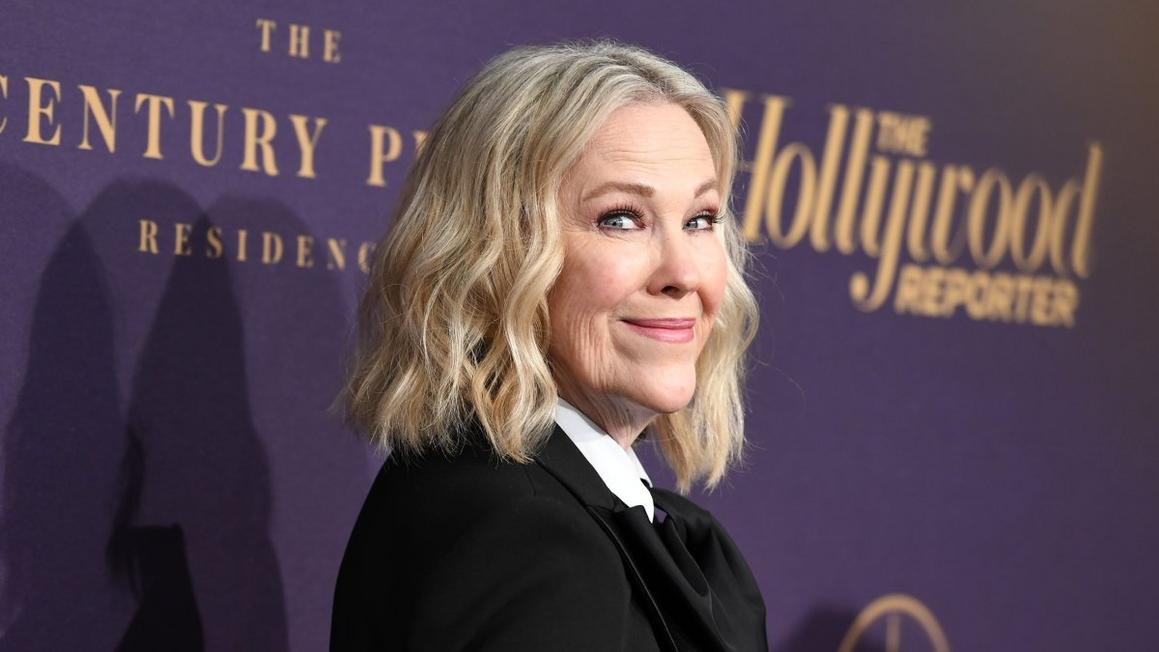 Diễn viên Catherine O'Hara, nổi tiếng qua 'Schitt's Creek' và 'Home Alone', qua đời ở tuổi 71 1 GettyImages 1127473646 e1769797020656