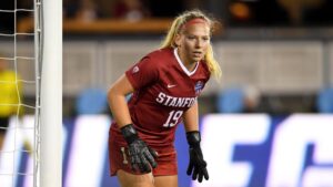 Stanford dàn xếp vụ kiện oan cái chết của Katie Meyer 32 Stanford dàn xếp vụ kiện oan cái chết của Katie Meyer