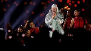 Gây sốc: Yêu cầu chiều cao trong buổi diễn của Bad Bunny tại Super Bowl