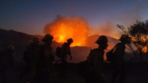 Tưởng nhớ thảm họa cháy rừng năm 2025 tại Los Angeles