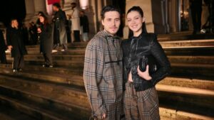 Brooklyn Beckham tố cáo cha mẹ trên mạng xã hội