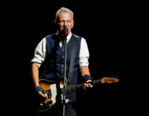 Bruce Springsteen lên tiếng chỉ trích ICE