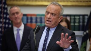 CDC Thay Đổi Lịch Tiêm Chủng Cho Trẻ Em, Theo Gần Với Đan Mạch