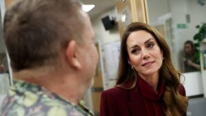 Công nương Kate Middleton Chia Sẻ Về ‘Hành Trình Chữa Bệnh’ Trong Chuyến Thăm Bất Ngờ
