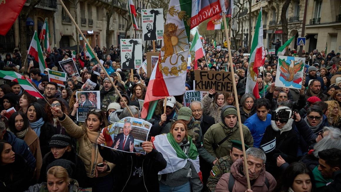 Tổng Thống Donald Trump: Iran Muốn Đàm Phán 1 GettyImages 2255193011