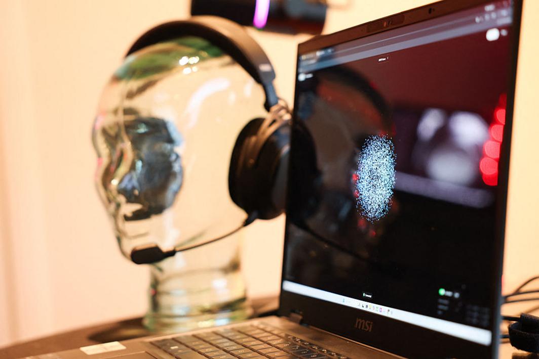 OpenAI Đầu Tư vào Công Ty Giao Diện Máy Tính của Sam Altman 1 GettyImages 2255262571