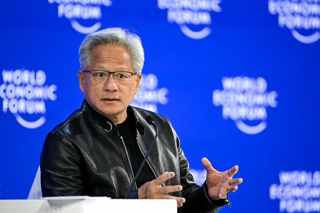 Các CEO công nghệ khoe khoang và tranh cãi về AI tại Davos 1 GettyImages 2256813240 1