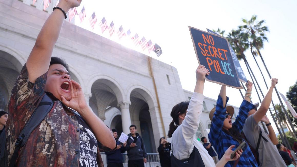 Biểu tình ủng hộ nhập cư diễn ra ở Trung tâm Los Angeles 1 GettyImages 2258516289