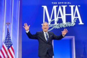 Quan điểm: Kim tự tháp thực phẩm mới là công thức dẫn đến thảm họa sức khỏe