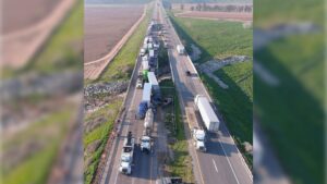 9 người bị thương trong vụ tai nạn liên hoàn 43 xe trên đường cao tốc California trong sương mù dày đặc 20 9 người bị thương trong vụ tai nạn liên hoàn 43 xe trên đường cao tốc California trong sương mù dày đặc