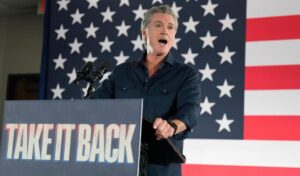 Năm 2026: Giới quan sát chính trị đón chờ, nhưng kinh tế California đáng lo ngại