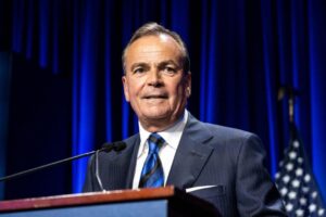 Tỷ phú địa ốc Rick Caruso quyết định không tranh cử