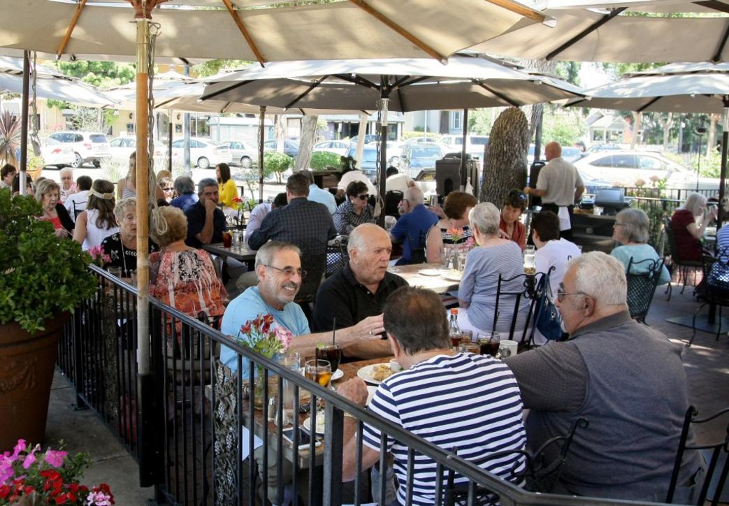 LGW L OLDTOWN 0612 1