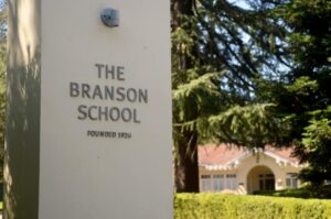 Tòa án ra phán quyết: Vận động viên bị cấm thi đấu vì kỳ thị Do Thái