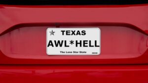 Texas từ chối gần 2.000 biển số xe theo yêu cầu trong năm 2025