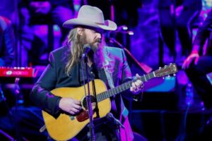 Chris Stapleton ấn định tour diễn mùa hè tại Vùng Vịnh