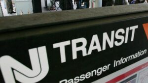 NJ Transit Tạm Ngưng Dịch Vụ Vì Bão Tuyết Lớn 14 NJ Transit Tạm Ngưng Dịch Vụ Vì Bão Tuyết Lớn