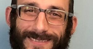 Cha mẹ Alex Pretti cho biết con trai họ ‘yêu đất nước’