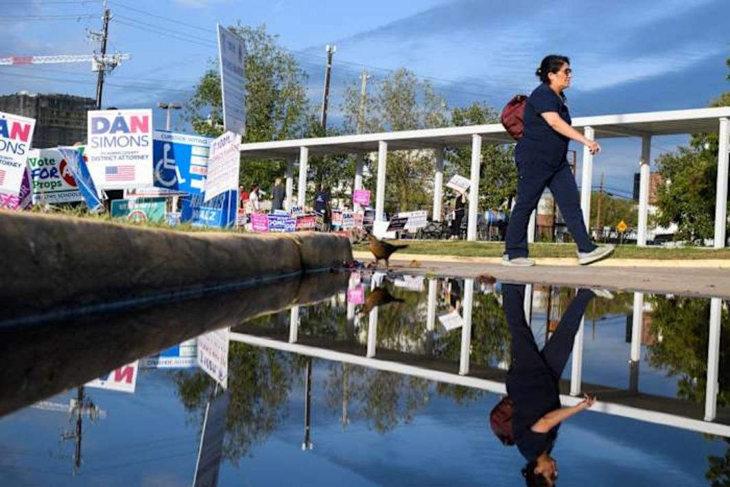 Thẩm phán yêu cầu kéo dài bỏ phiếu sớm tại Houston sau bão mùa đông 1 O427EBVNDRFN7IOWIJVMKAZ3MY