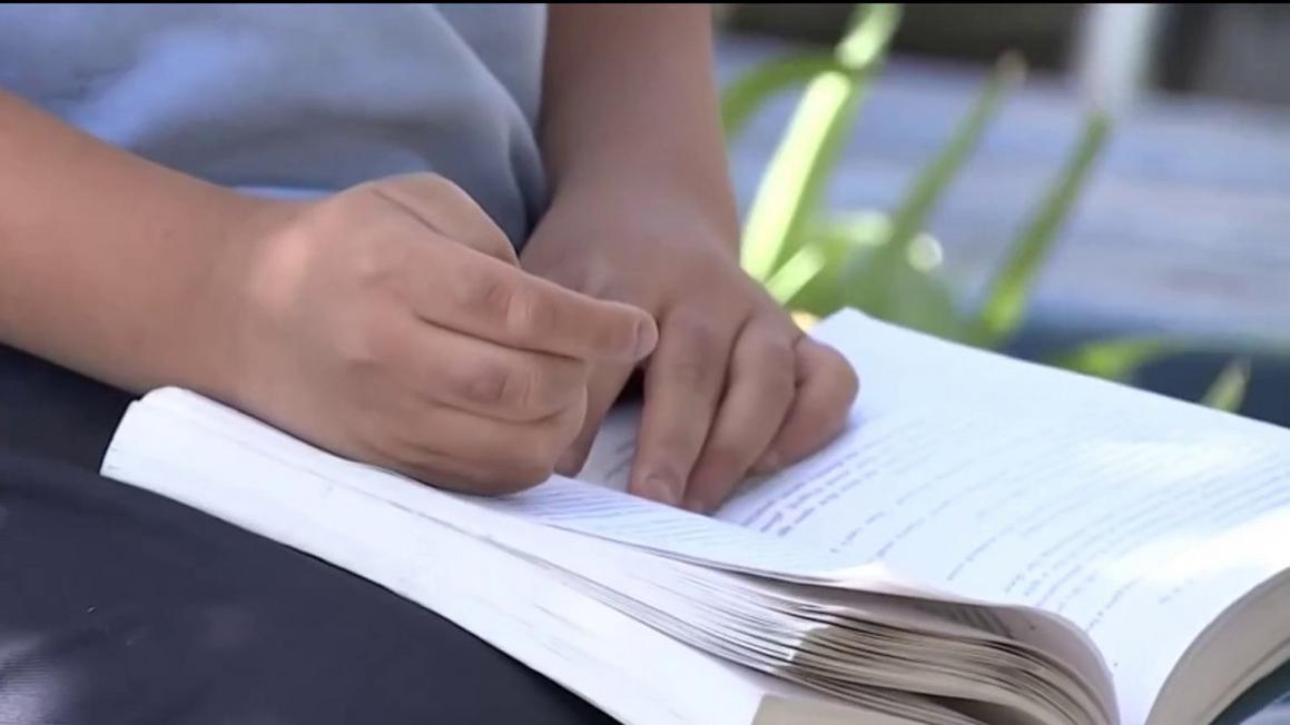 Oakland mayor announces initiative to improve literacy rates