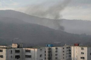 Nữ ký giả mô tả tình hình Caracas sau vụ tấn công của Mỹ 2 Nữ ký giả mô tả tình hình Caracas sau vụ tấn công của Mỹ