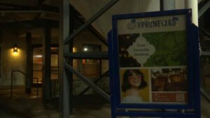 Quán bia Laughing Monk sắp khai trương tại Pruneyard ở Campbell 19 Quán bia Laughing Monk sắp khai trương tại Pruneyard ở Campbell