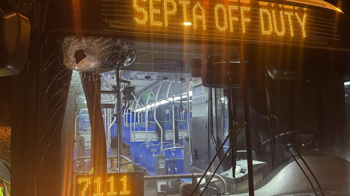SEPTA bus windshield crack 1 14 26